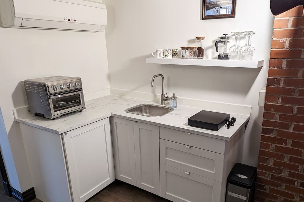 Photo of Kitchen in Canning