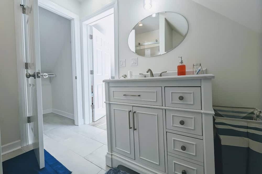 Photo of Bathroom in Flushing