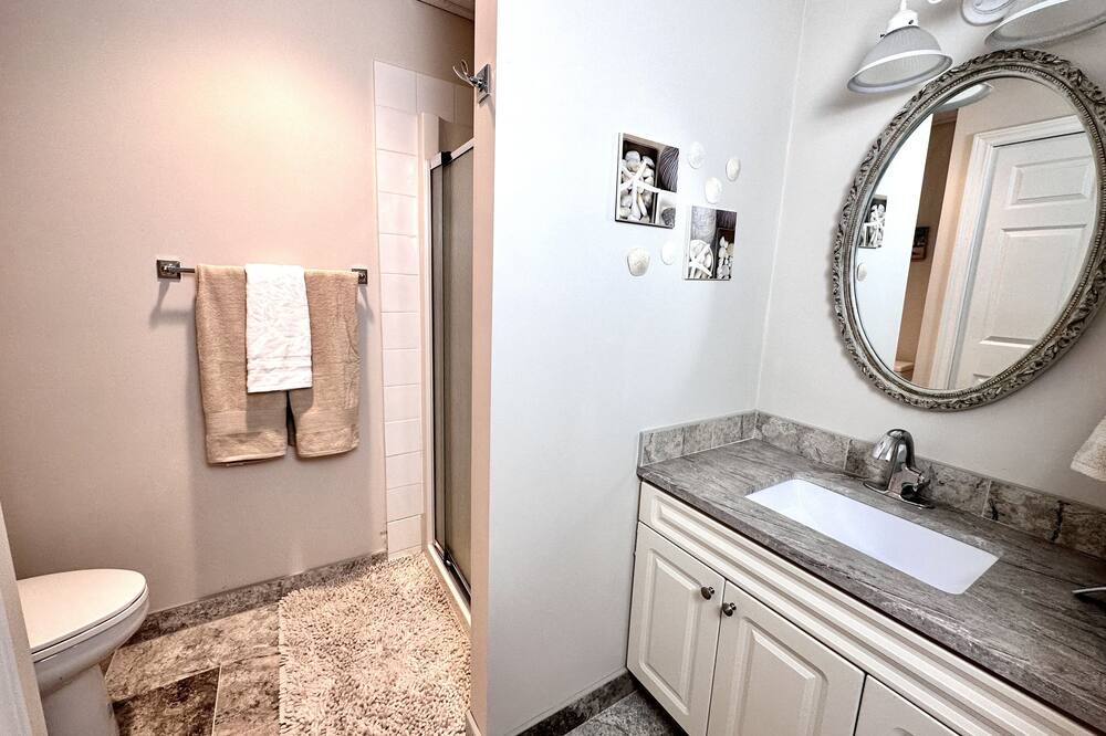 Photo of Bathroom in Rochon Sands