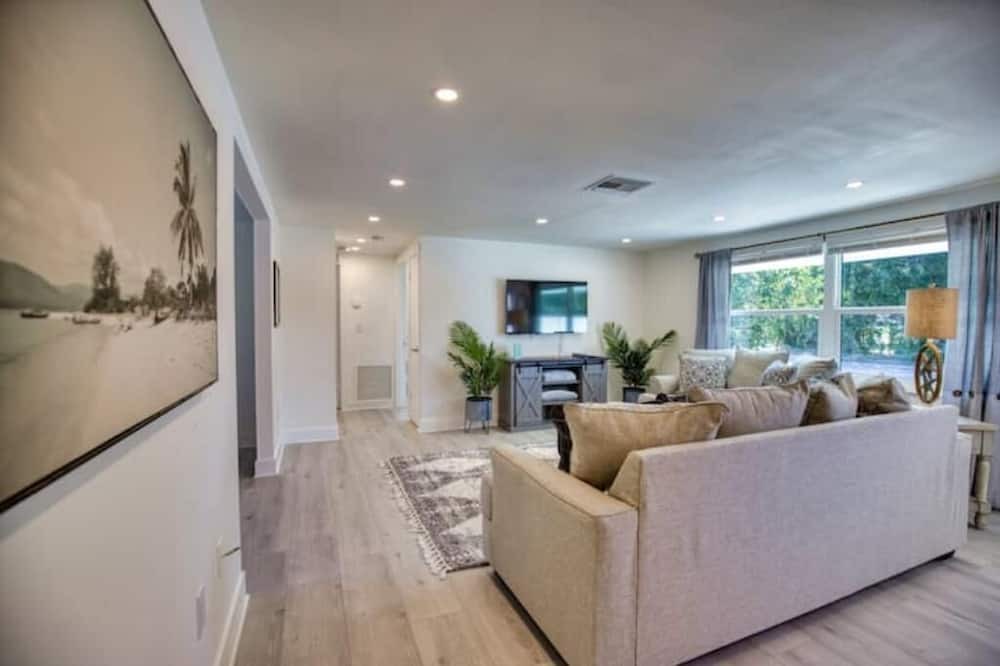 Photo of Livingroom in Park East