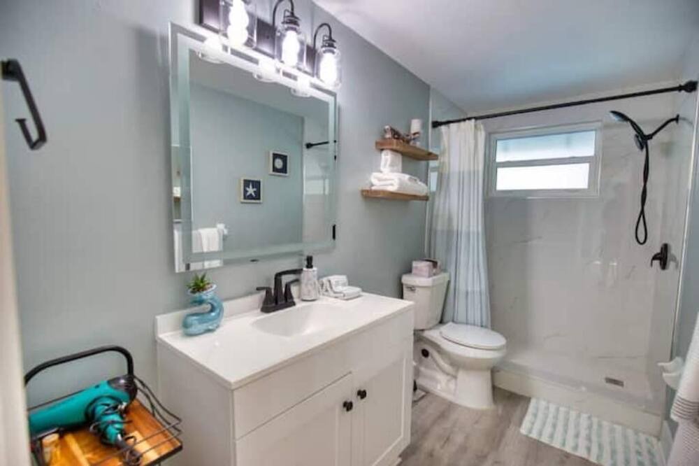 Photo of Bathroom in Park East