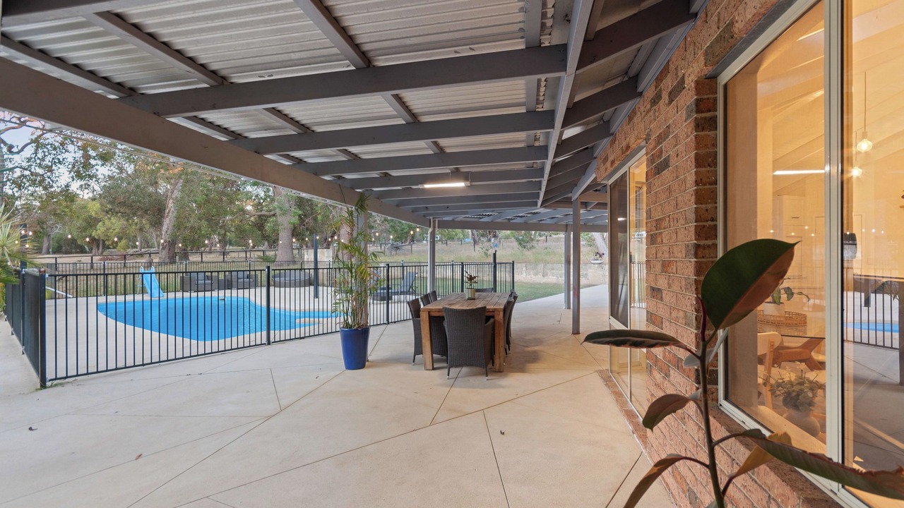 Photo of Outdoor in Herron