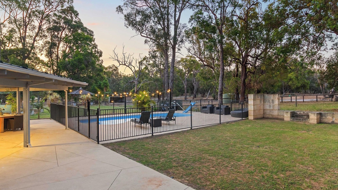 Photo of Outdoor in Herron