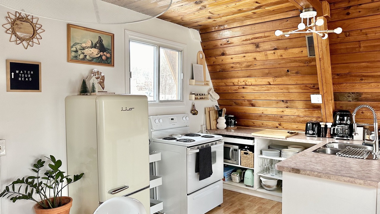 Photo of Kitchen in Division No. 10