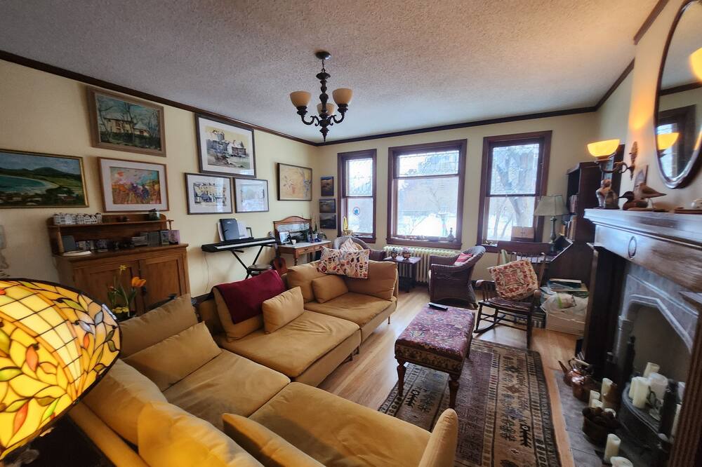Photo of Livingroom in Sunnyside