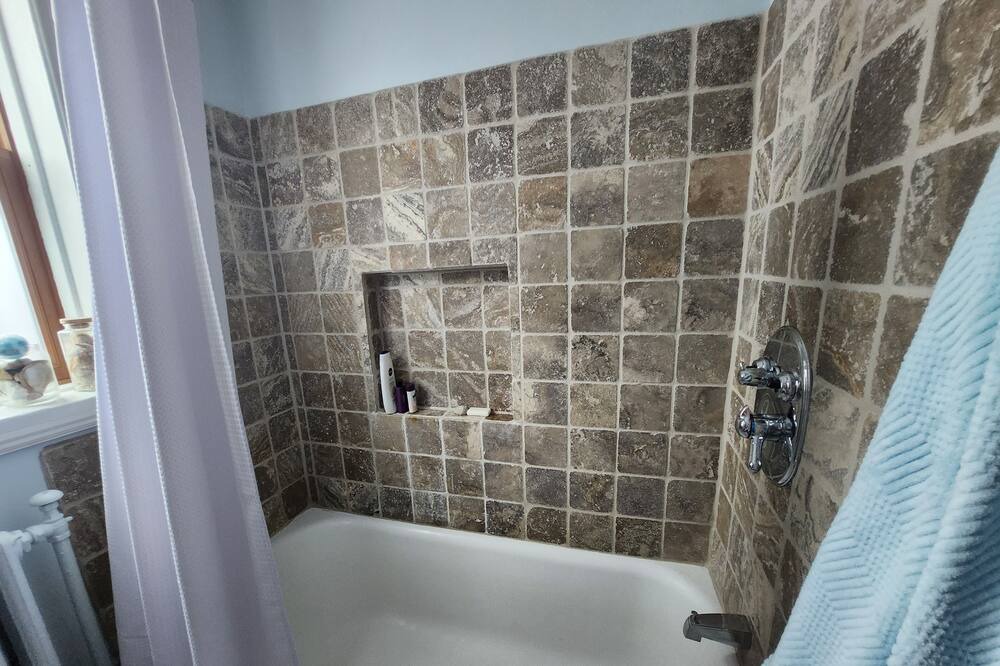 Photo of Bathroom in Sunnyside