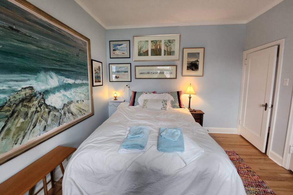 Photo of Bedroom in Sunnyside