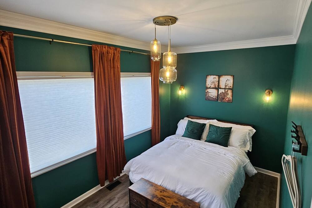 Photo of Bedroom in Holly