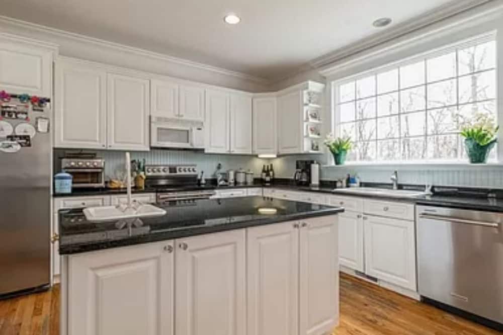 Photo of Kitchen in Kuttikkanam