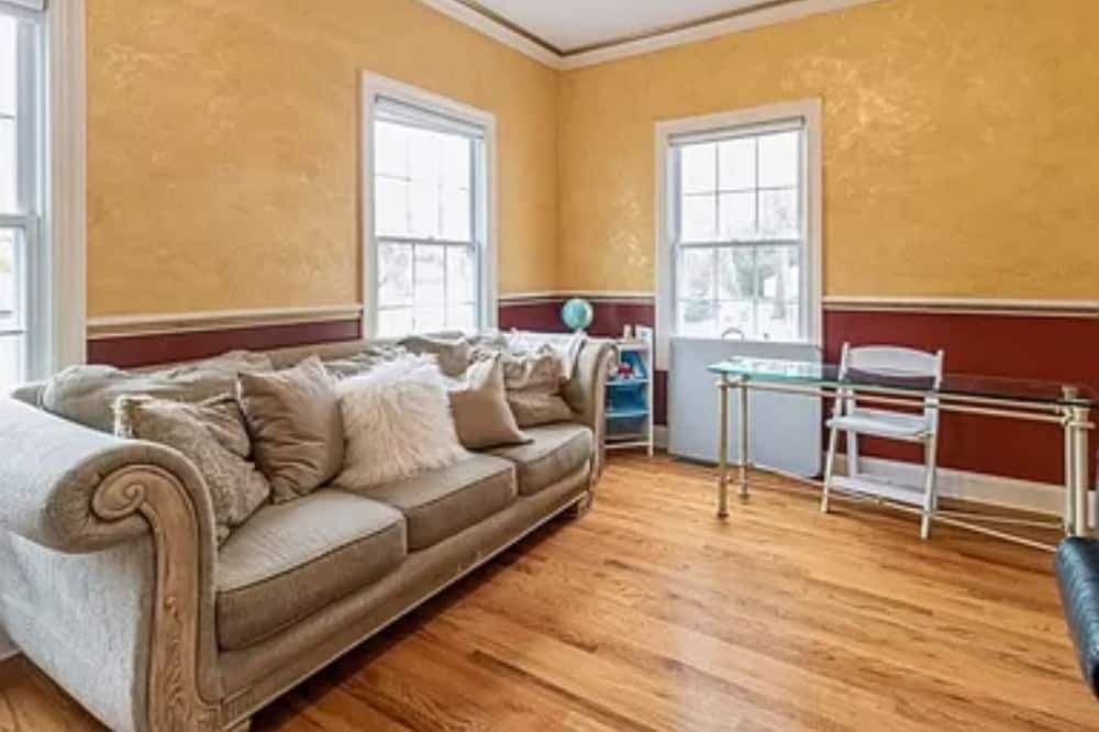Photo of Livingroom in Kuttikkanam