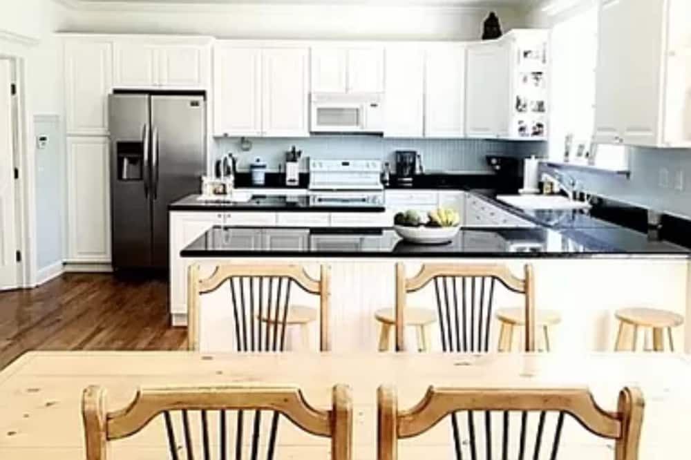 Photo of Kitchen in Kuttikkanam