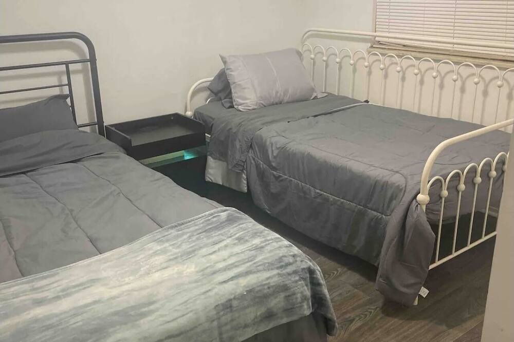Photo of Bedroom in Flint
