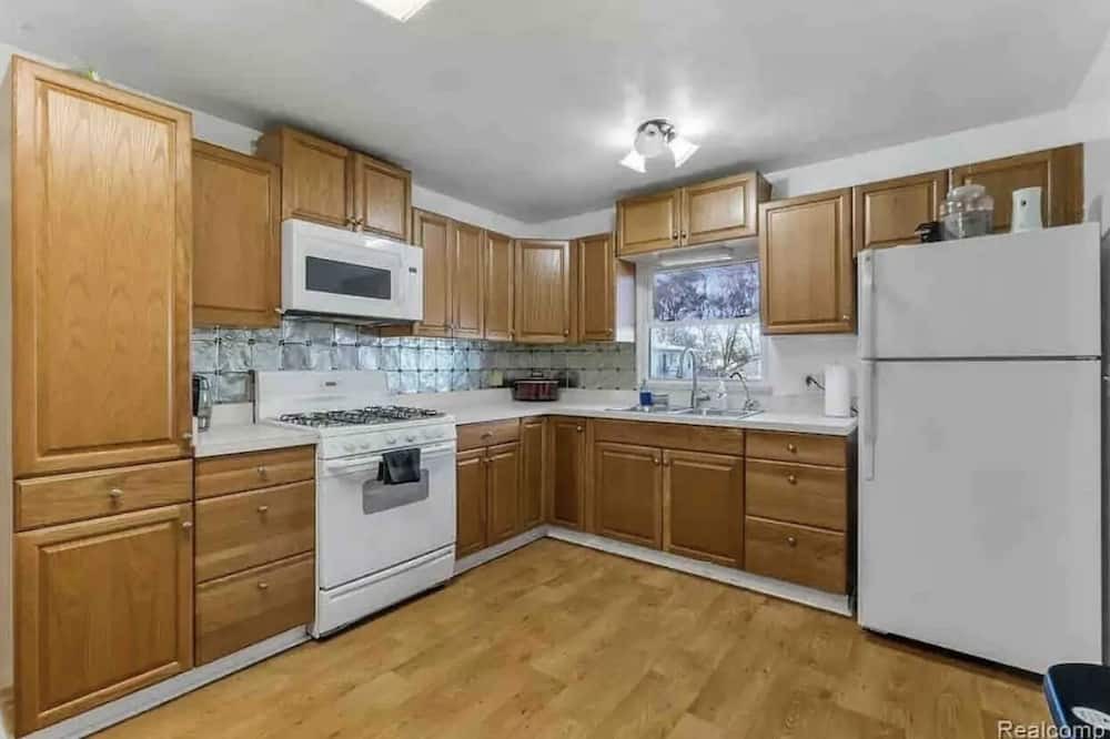 Photo of Kitchen in Flint