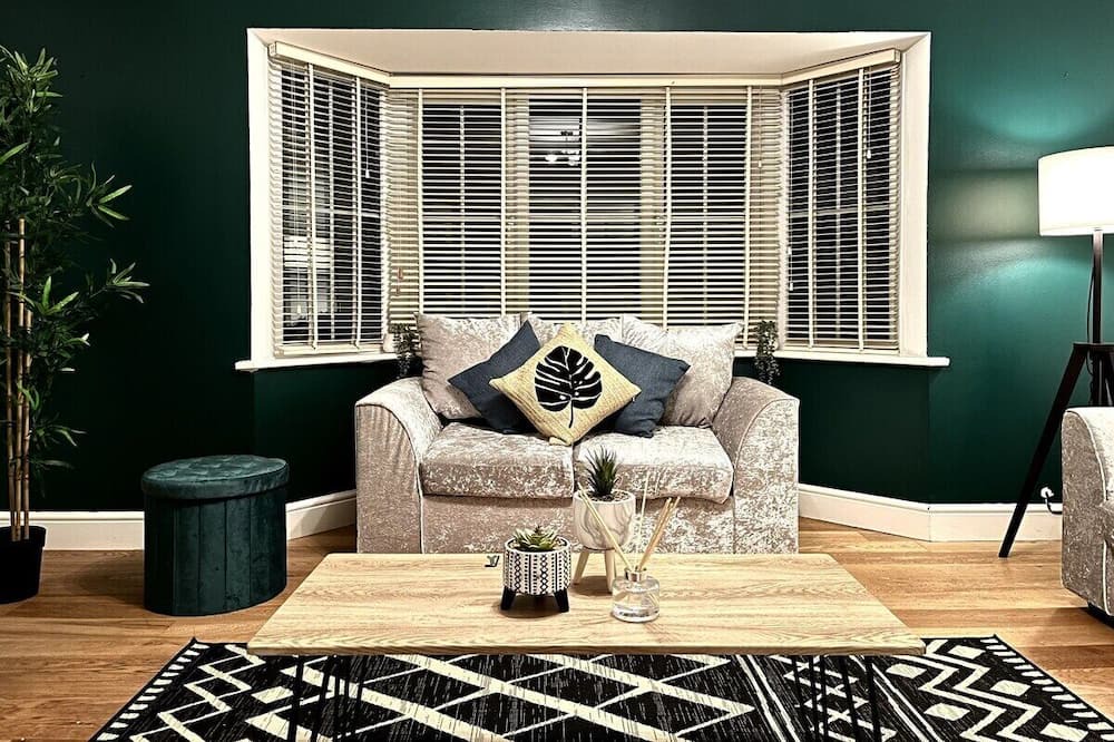 Photo of Livingroom in Fifield