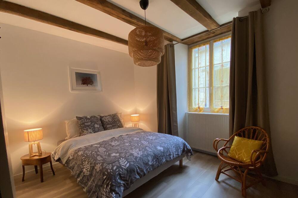 Photo of Bedroom in Le Val-d'Esnoms