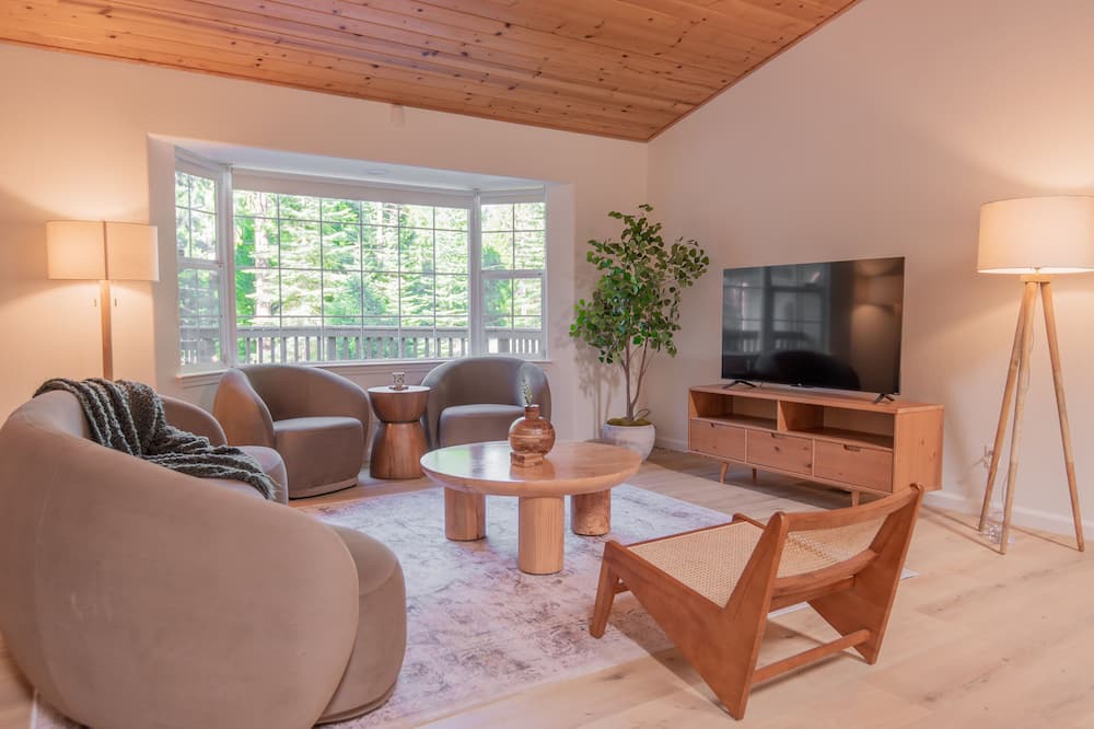 Photo of Livingroom in Pollock Pines