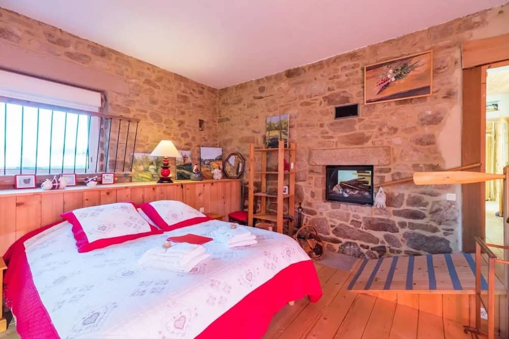Photo of Bedroom in Tonquedec