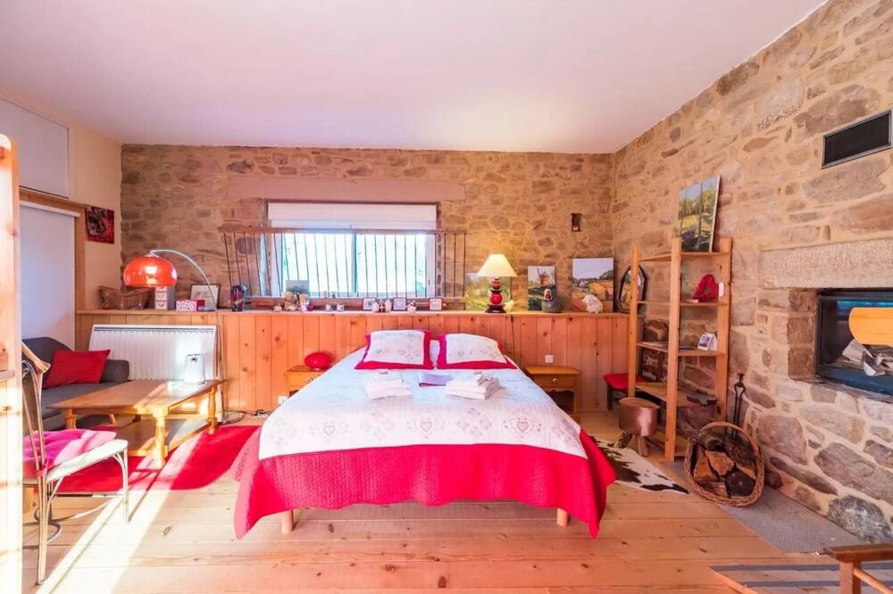 Photo of Bedroom in Tonquedec