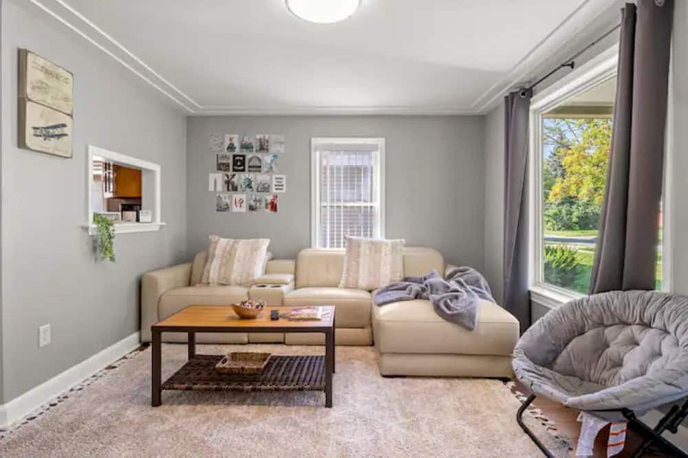 Photo of Livingroom in Taylor
