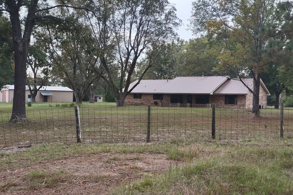 Photo of Outdoor in Linden
