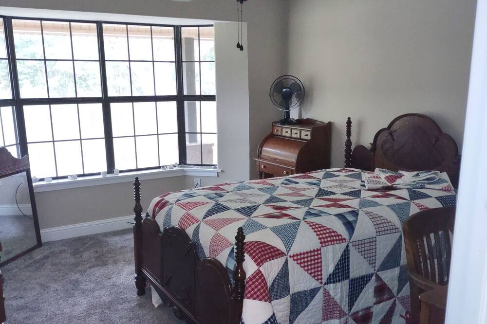 Photo of Bedroom in Linden
