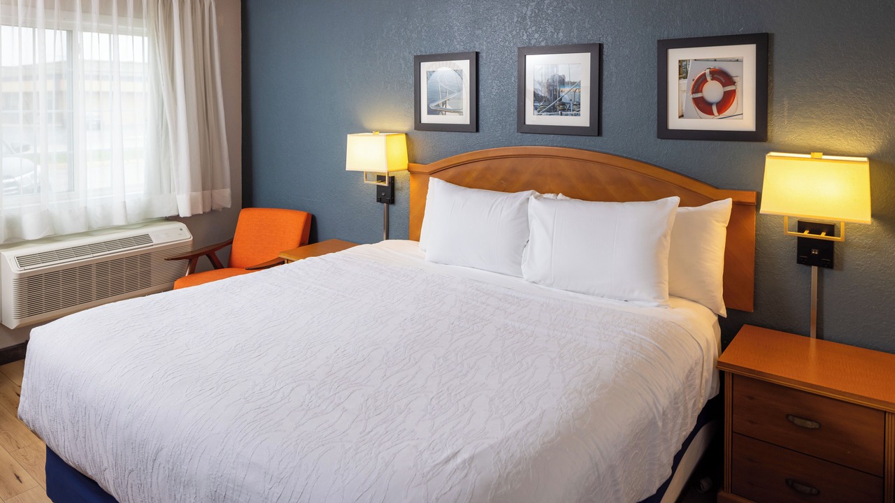 Photo of Bedroom in Manitowoc
