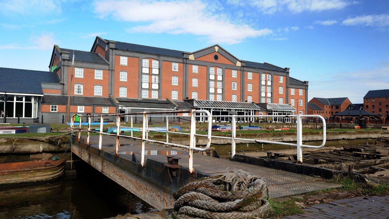 Photo of Outdoor in Ellesmere Port