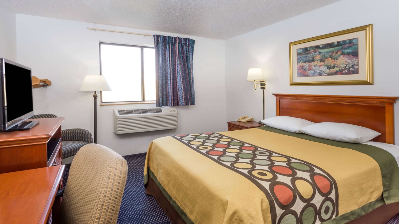 Photo of Bedroom in Pontiac
