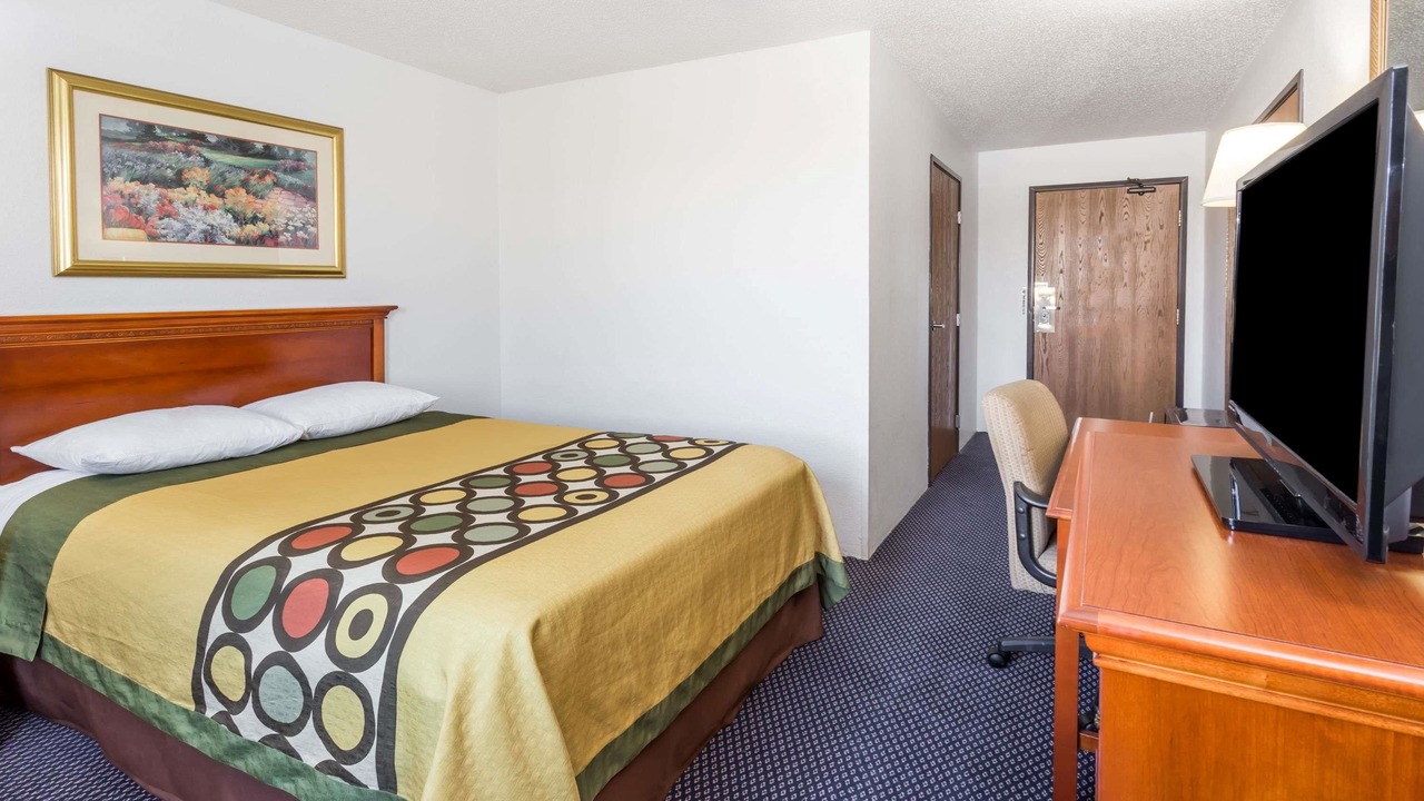 Photo of Bedroom in Pontiac