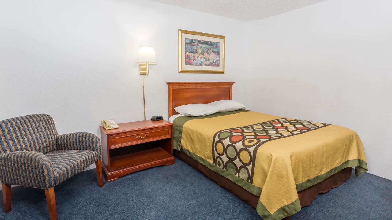 Photo of Bedroom in Pontiac