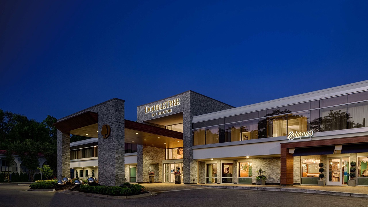 Photo of Buildings in Bloomfield Hills