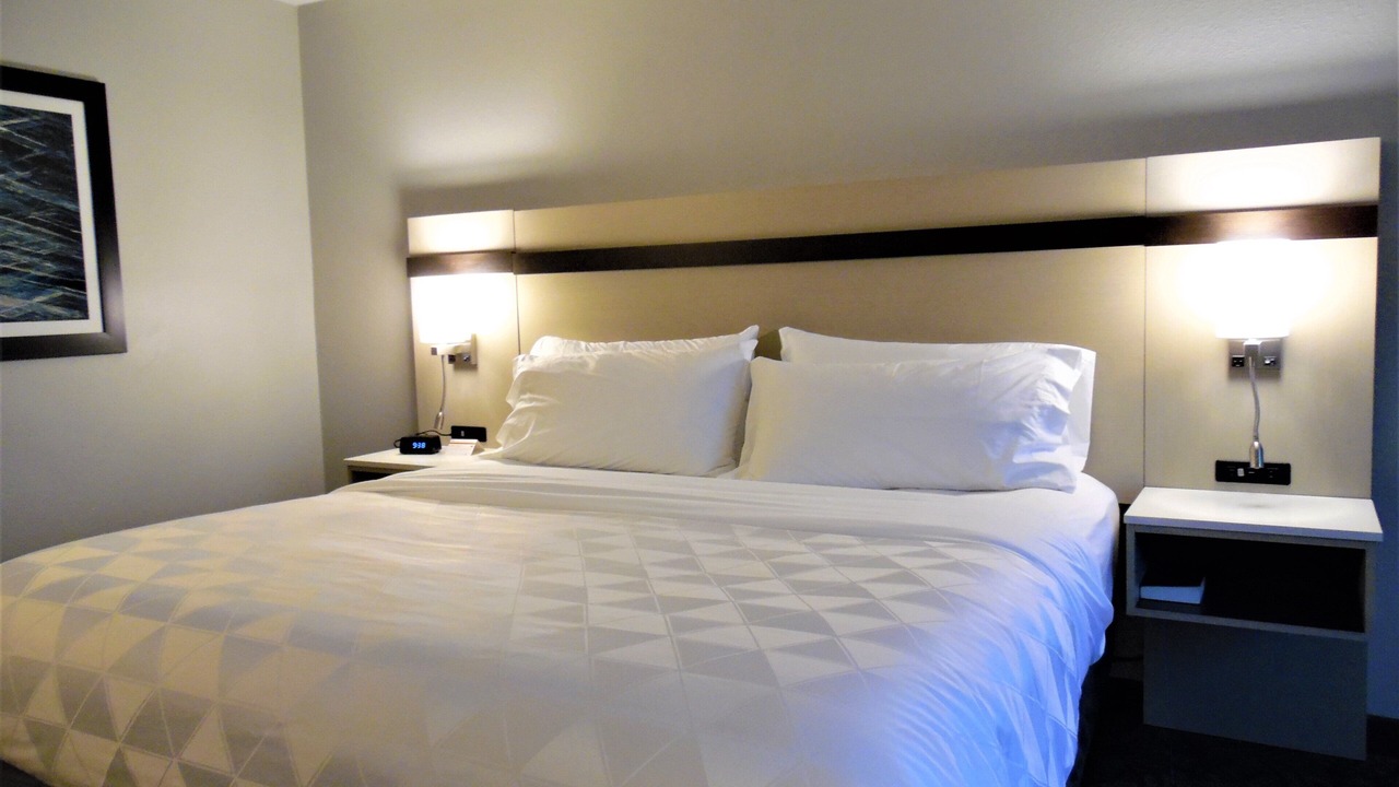 Photo of Bedroom in Normal
