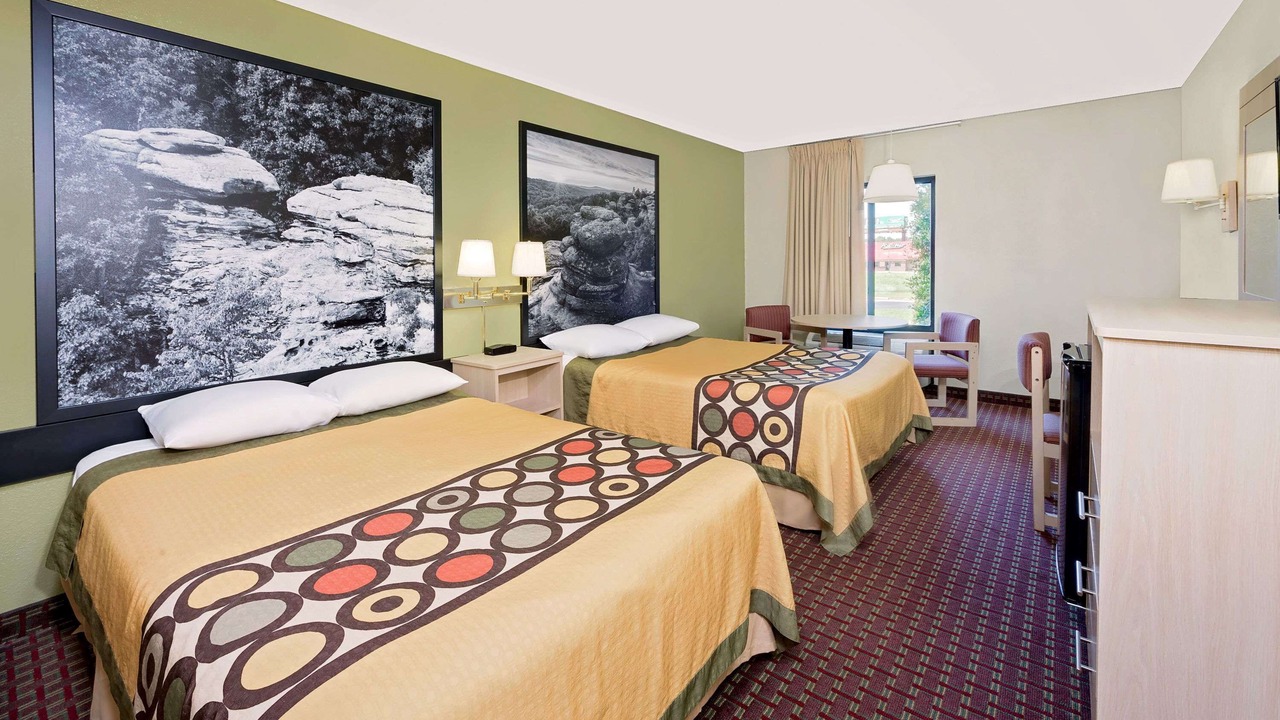 Photo of Bedroom in Metropolis