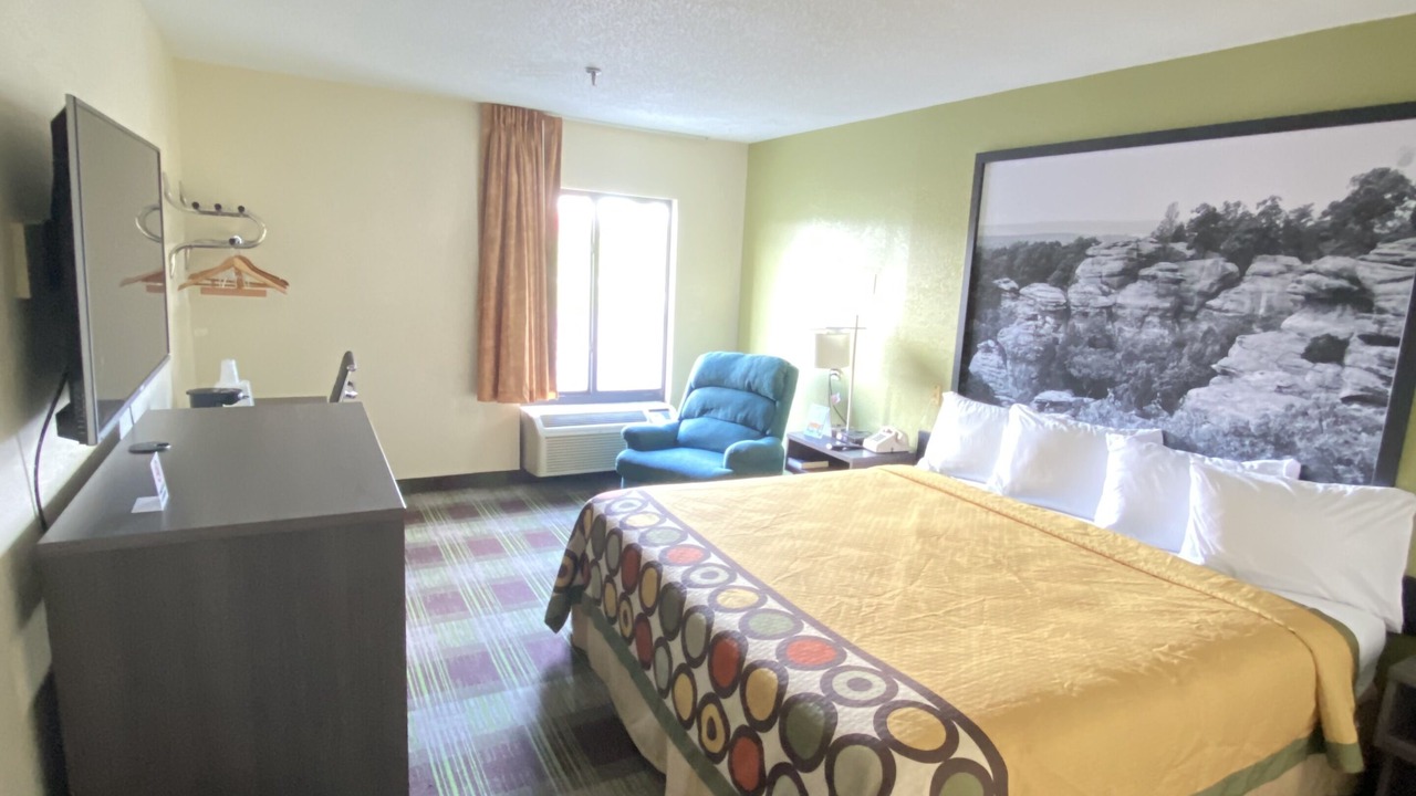 Photo of Bedroom in Metropolis