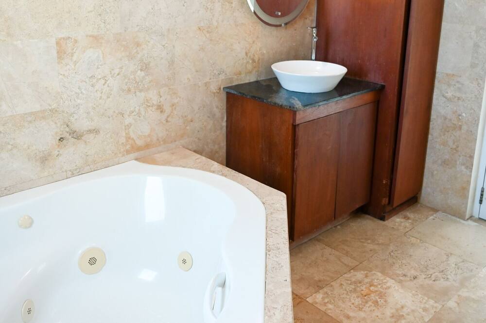 Photo of Bathroom in Manati