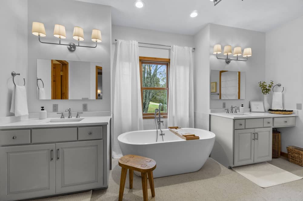 Photo of Bathroom in Cobden