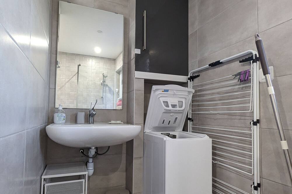 Photo of Bathroom in Saint-Pere-sur-Loire