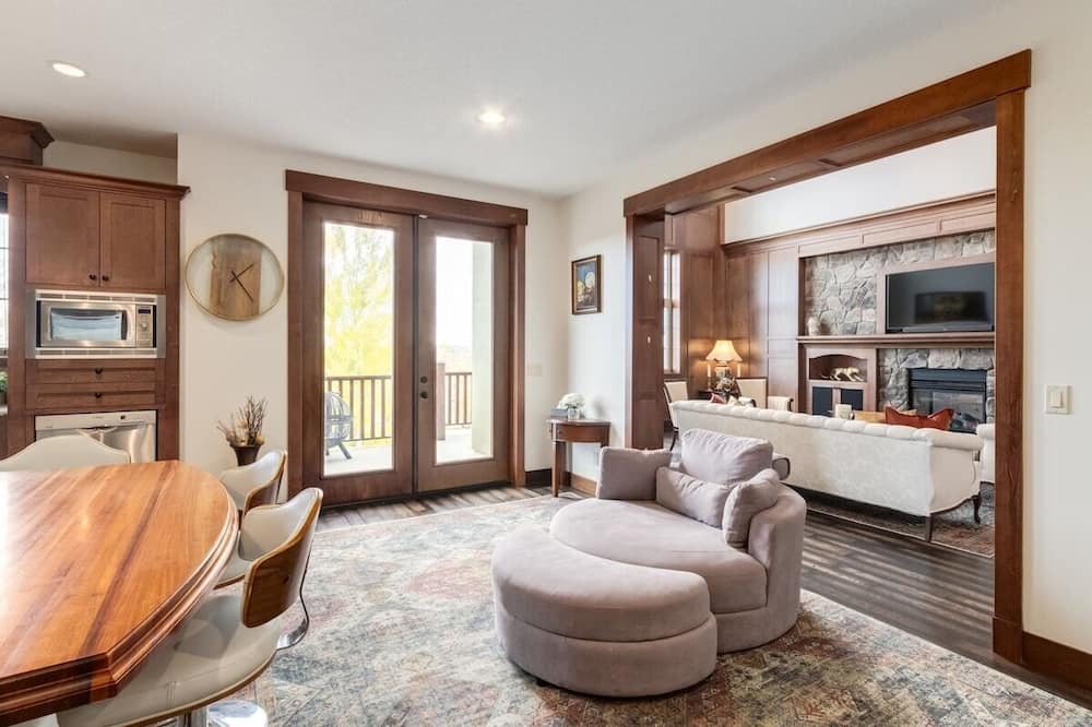 Photo of Livingroom in Calgary