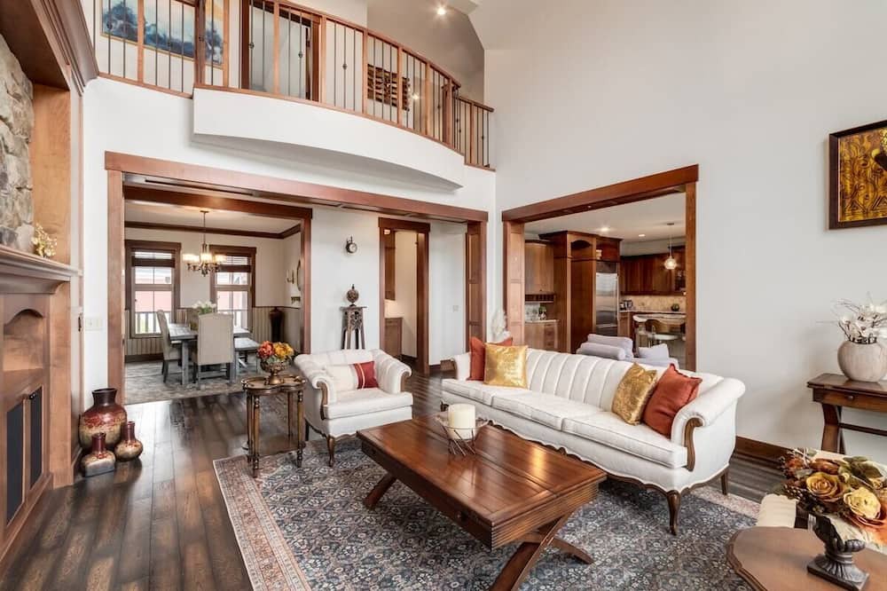 Photo of Livingroom in Calgary