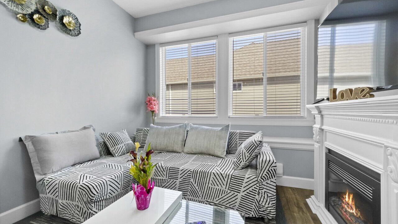Photo of Livingroom in Willoughby