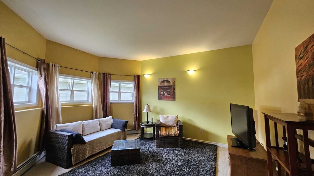 Photo of Livingroom in Eastern Passage