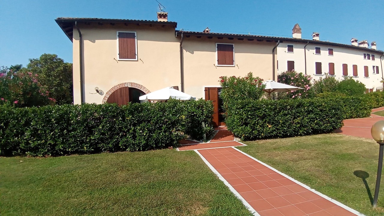 Photo of Outdoor in Calmasino