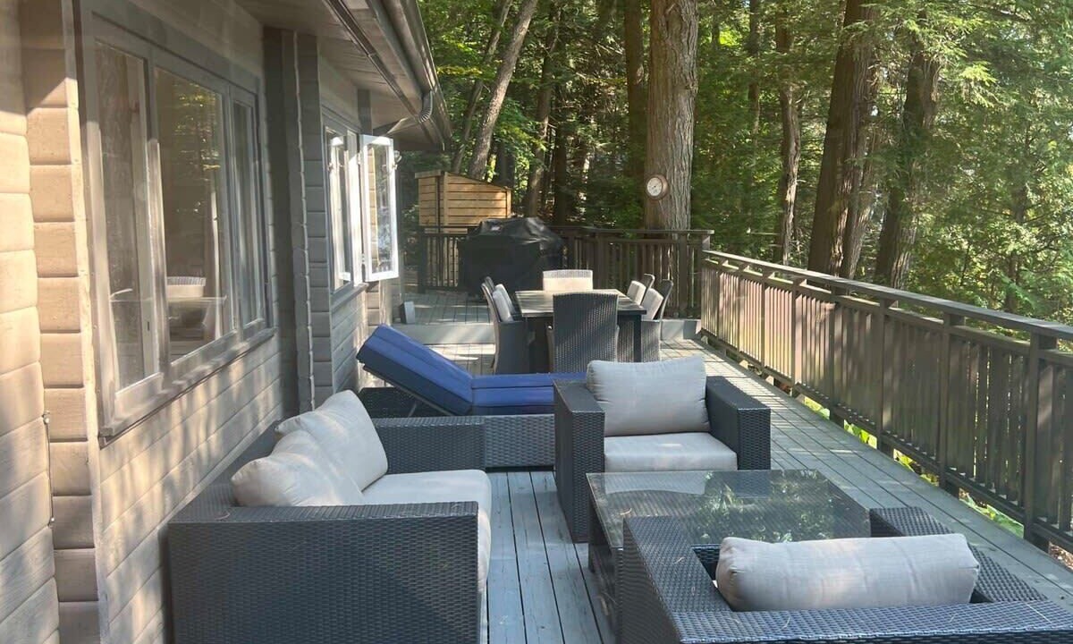 Photo of Patio Balcony in Muskoka Lakes