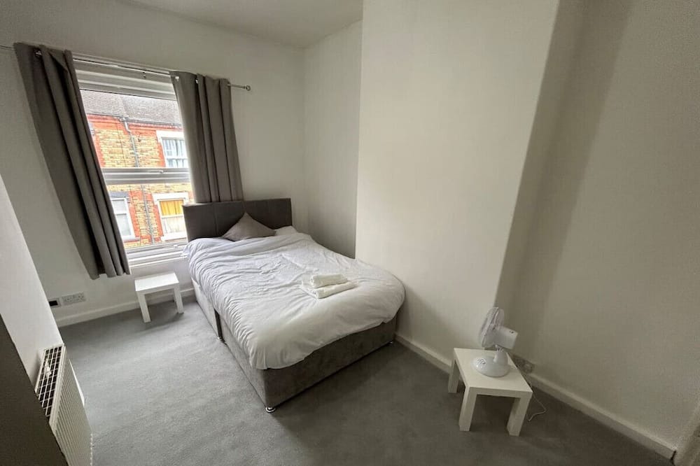 Photo of Bedroom in Stoke-on-Trent