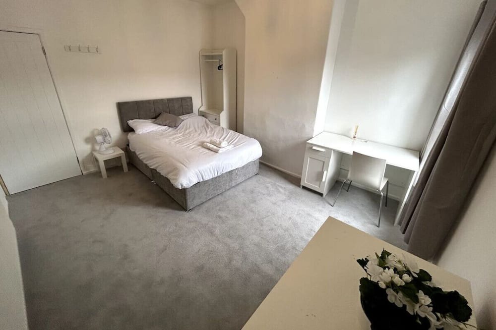 Photo of Bedroom in Stoke-on-Trent