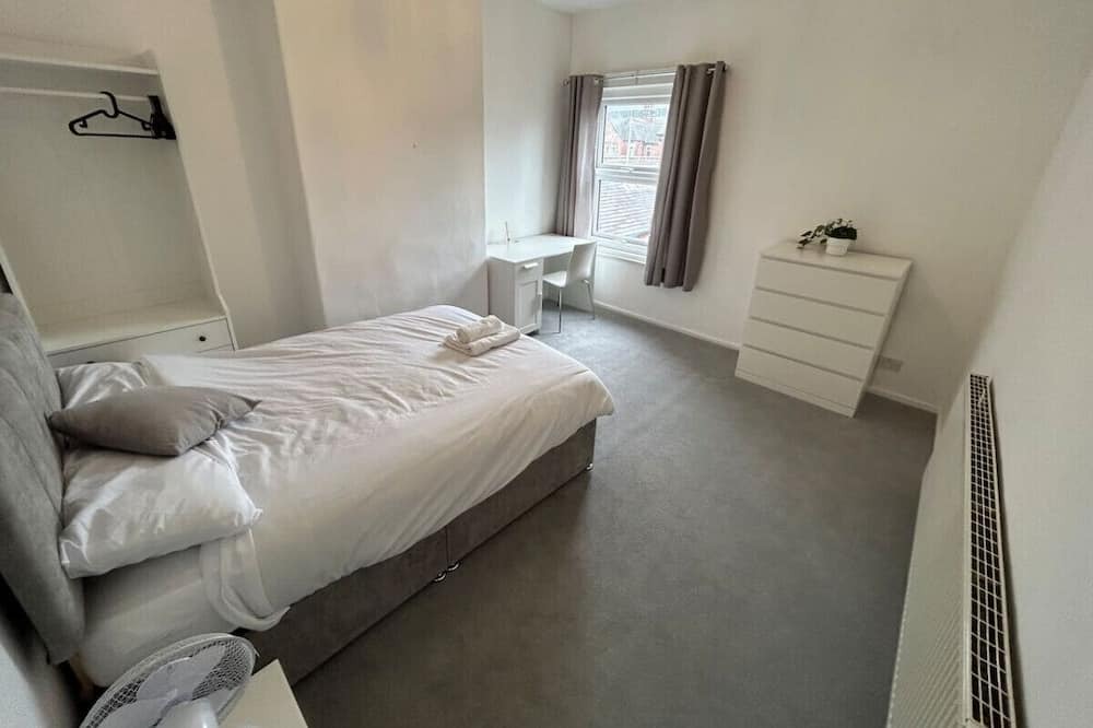 Photo of Bedroom in Stoke-on-Trent
