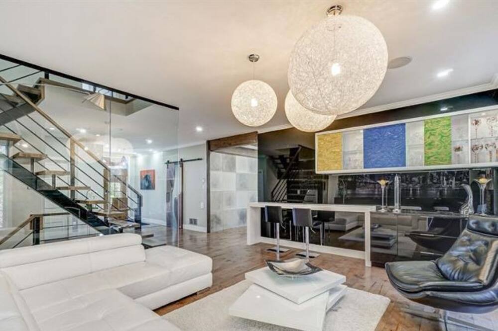 Photo of Livingroom in Aylmer