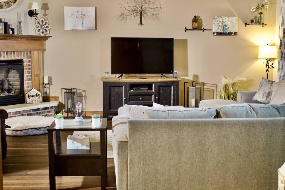Photo of Livingroom in Francis Creek
