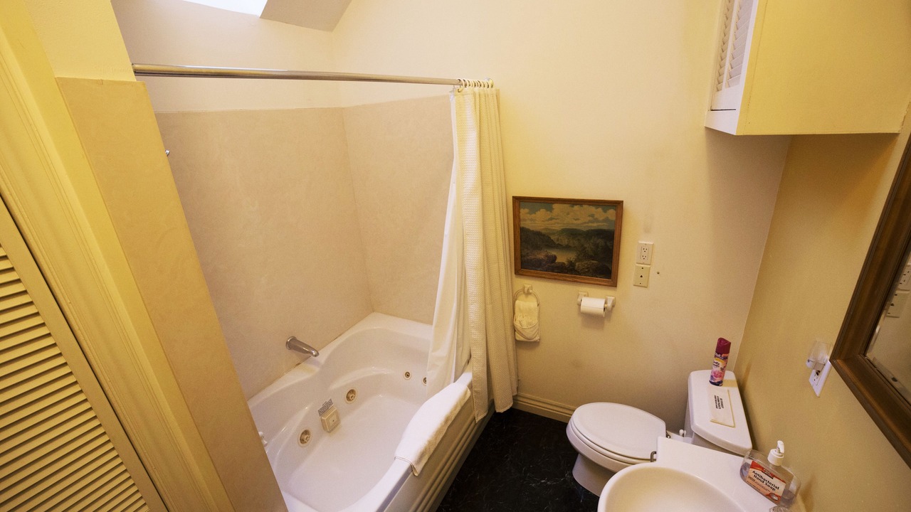 Photo of Bathroom in Kamiah