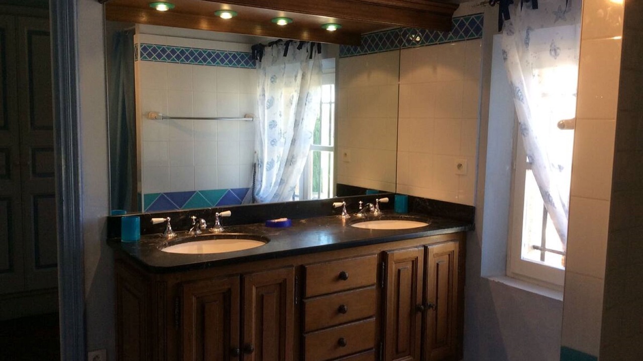 Photo of Bathroom in Arles